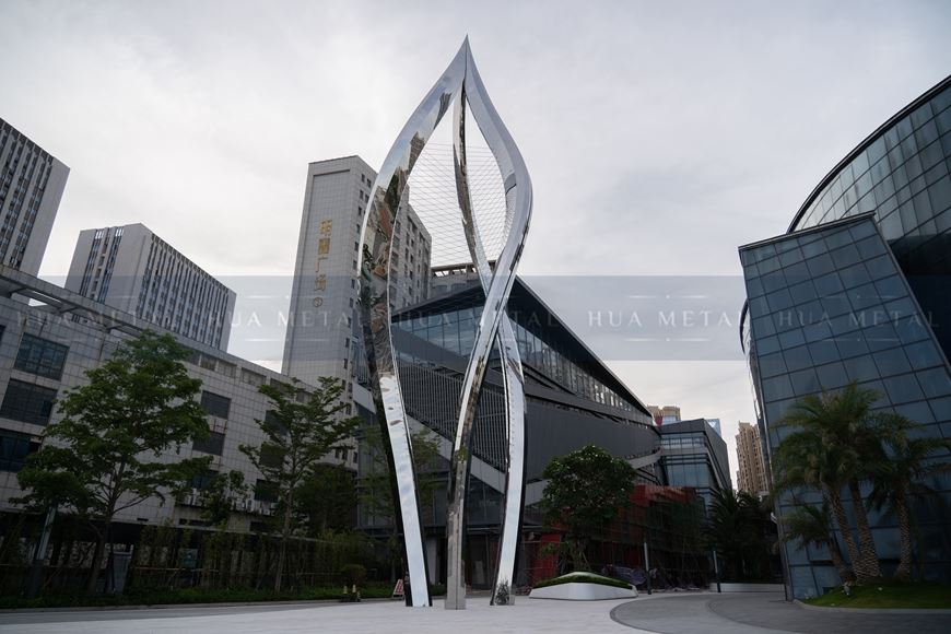 mirror-stainless-steel-sculpture